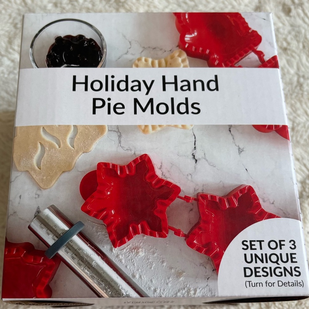 Holiday Hand Pie Molds Set - Red
